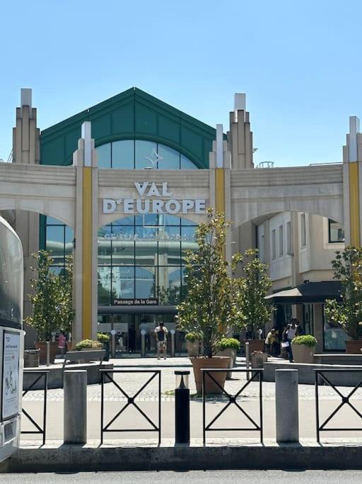 Disney Ratatouille Paris 5Mn Park & Val D'Europe Chessy  Exterior photo